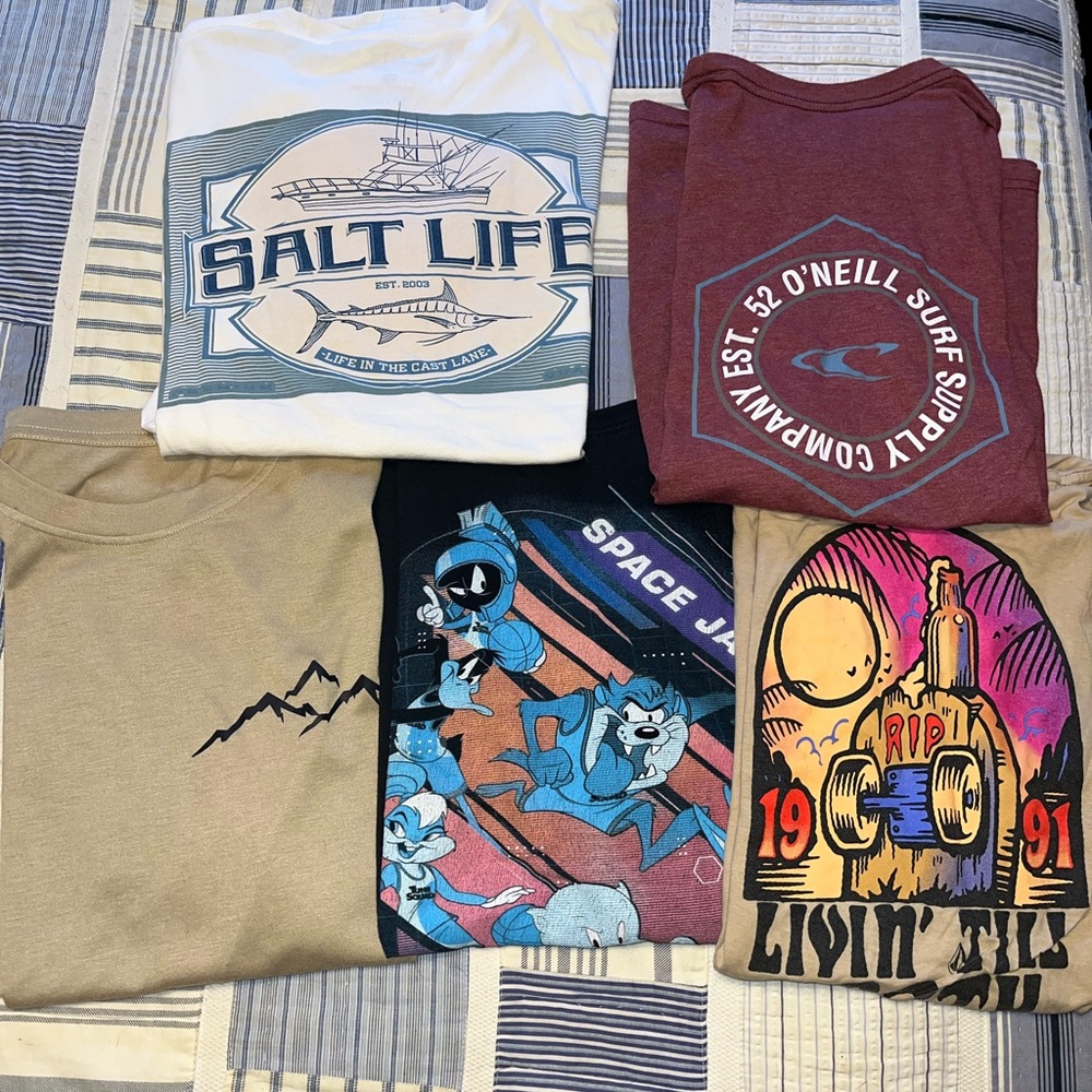 5-various men’s medium Graphic tshirts